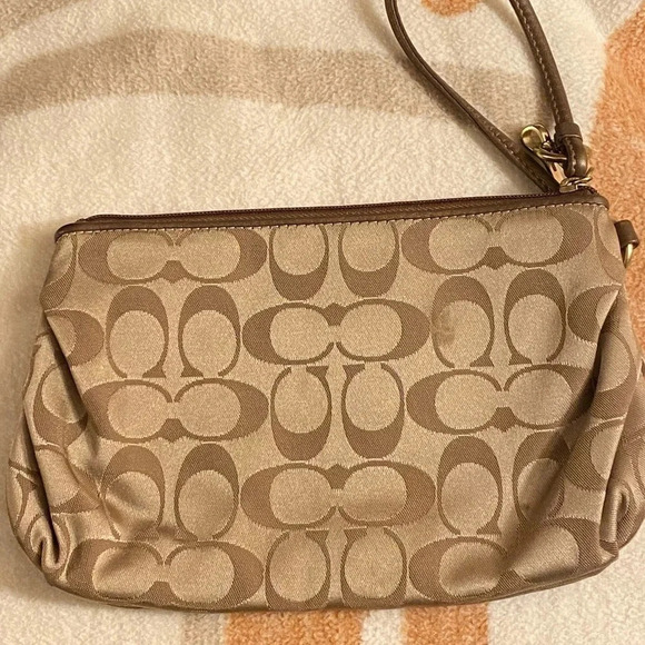 Coach Wristlet Large - Picture 4 of 8